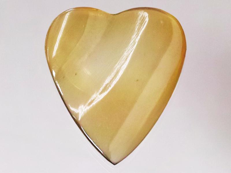 Animals Pedal - Wild Picks (DHR-HP-DD-BL) Deer Horn Heart Pick Double Dent Blond